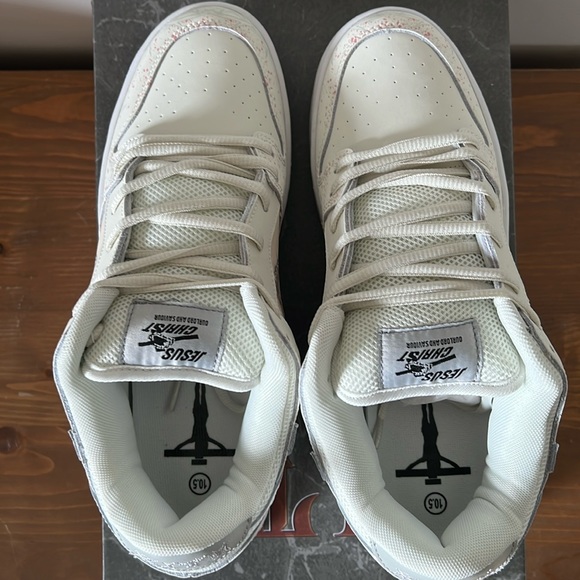 Kito Wares “The Passion of the Christ” Sneakers - Picture 4 of 12